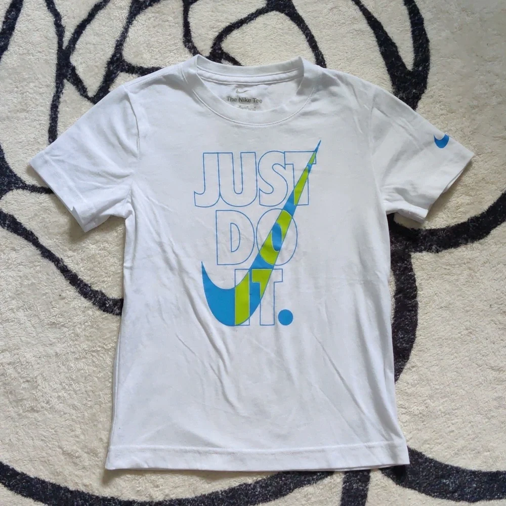 Nike/Jordan boys Bundle of 3 tops - Picture 2 of 4